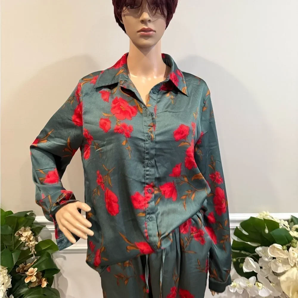 Pretty Little Thing Floral Button-Up Pajama Set - Picture 7 of 10